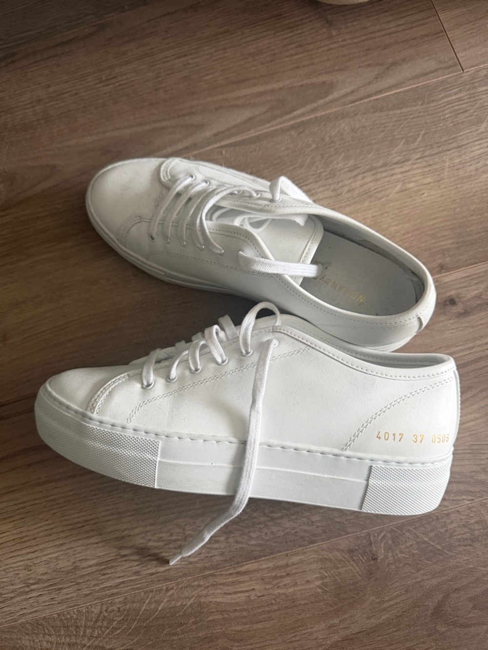 Common Projects White Low-Top Leather Sneakers with Gold Detail